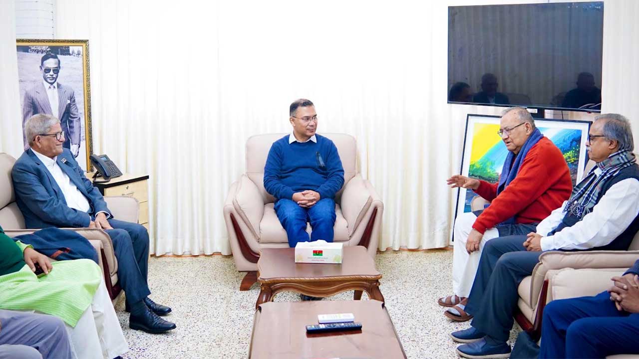 তারেক রহমানের সঙ্গে বাম জোটের শীর্ষ নেতাদের সাক্ষাৎ